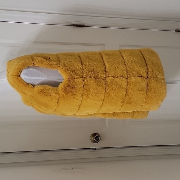 New Collection Size Unknown Marigold Faux Fur Long Vest.  Gently Used Condition - Picture 2 of 11